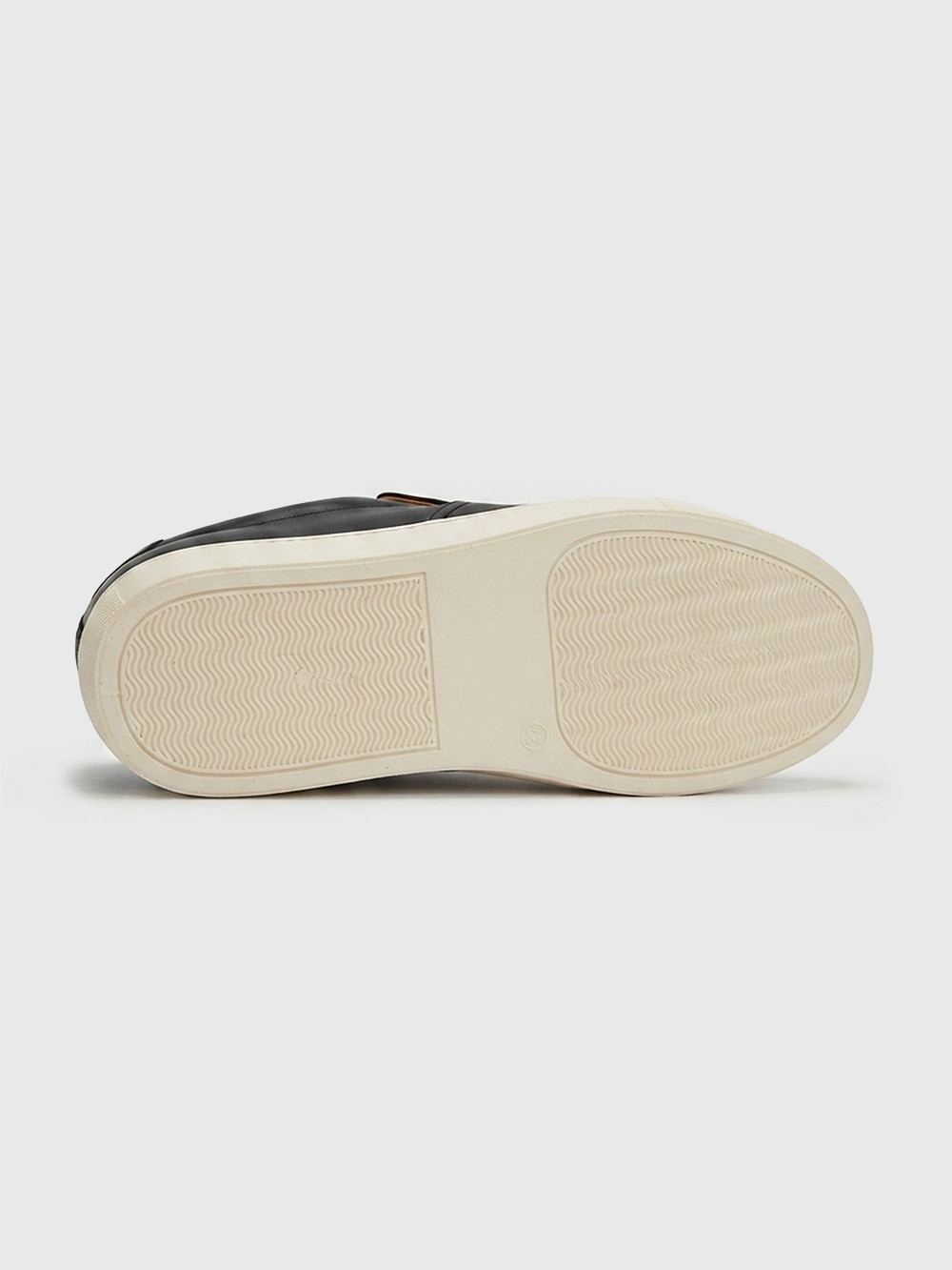 UrbanEase Classic Loafer Black - B17
